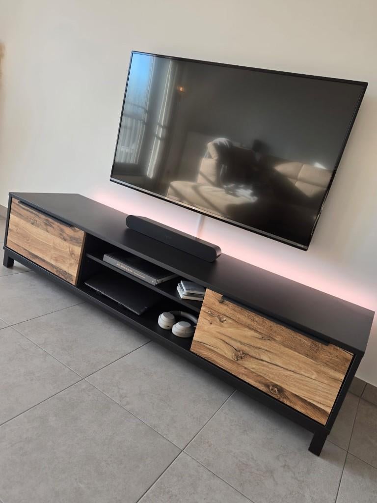 Tv meubel met Philips hue slimme led strip, Enlèvement