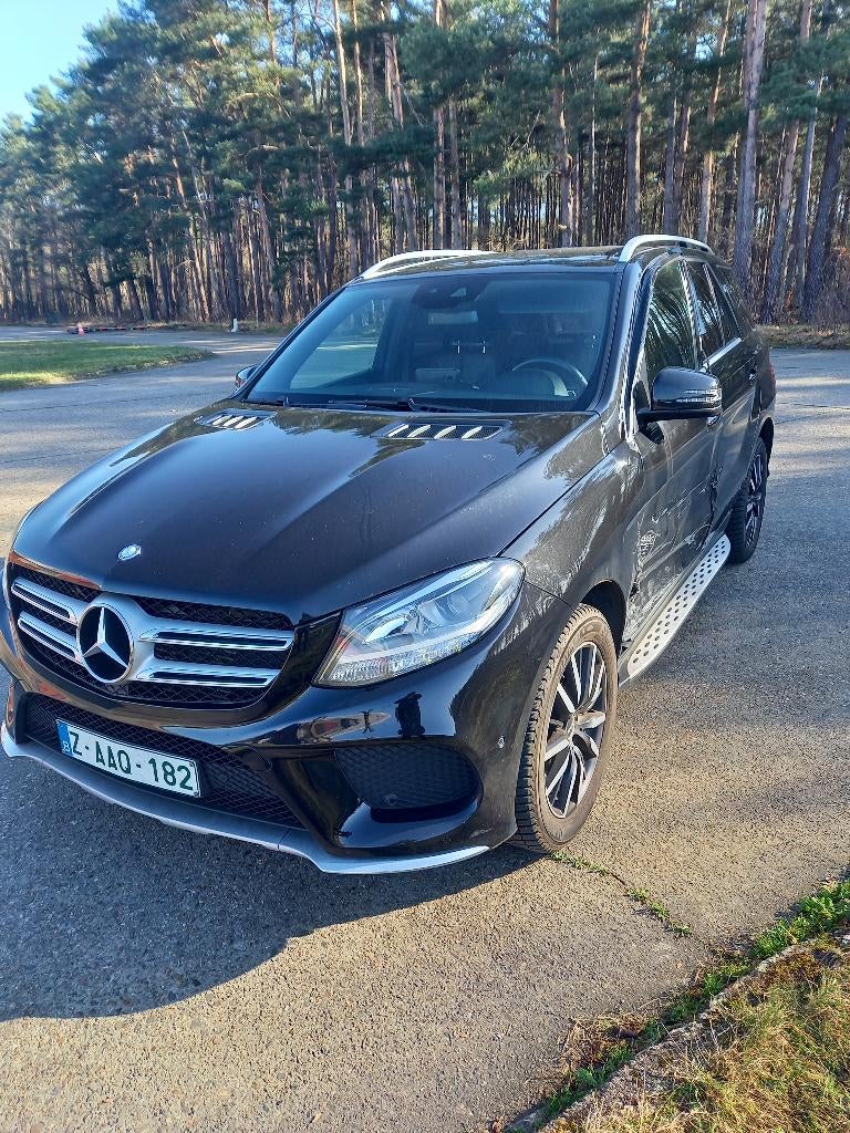 mercedes 250 gle amg pack 2017 met schade, Auto's, Mercedes-Benz, Automaat, GLE, Zwart, Leder