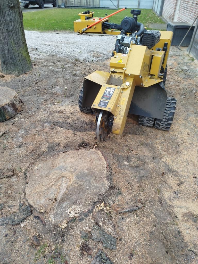 Uitfrezen van boomstronken, Ophalen