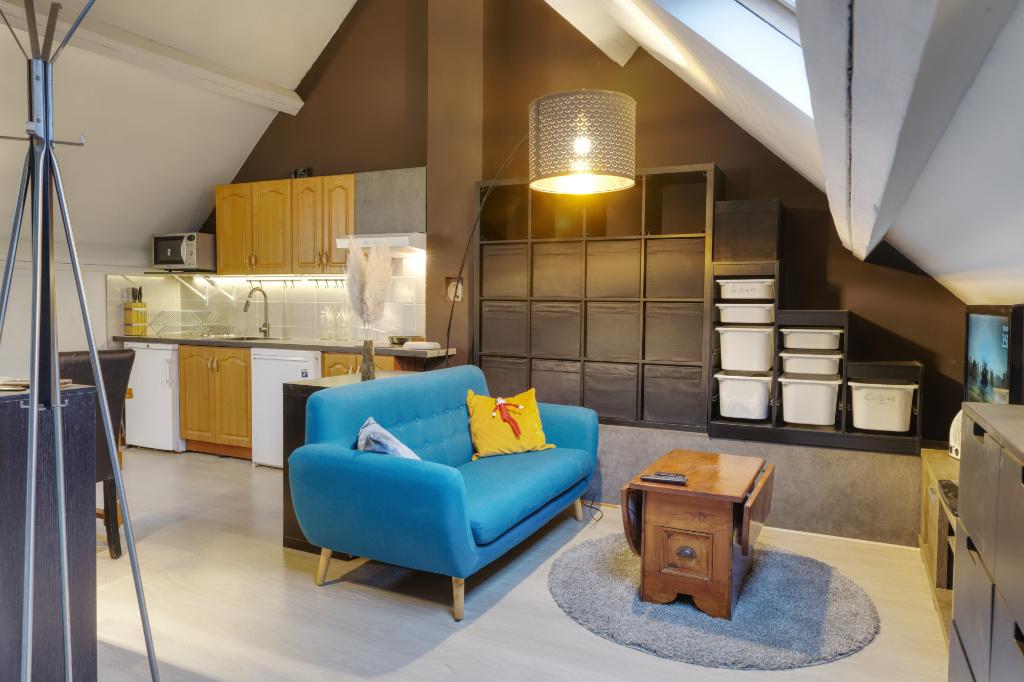 Gemeubileerde studio 45m², Immo, 35 tot 50 m², Brussel