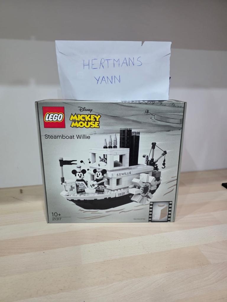 Lego Mickey Mouse Steamboat Willie (21317), Enlèvement ou Envoi, Neuf, Ensemble complet, Lego