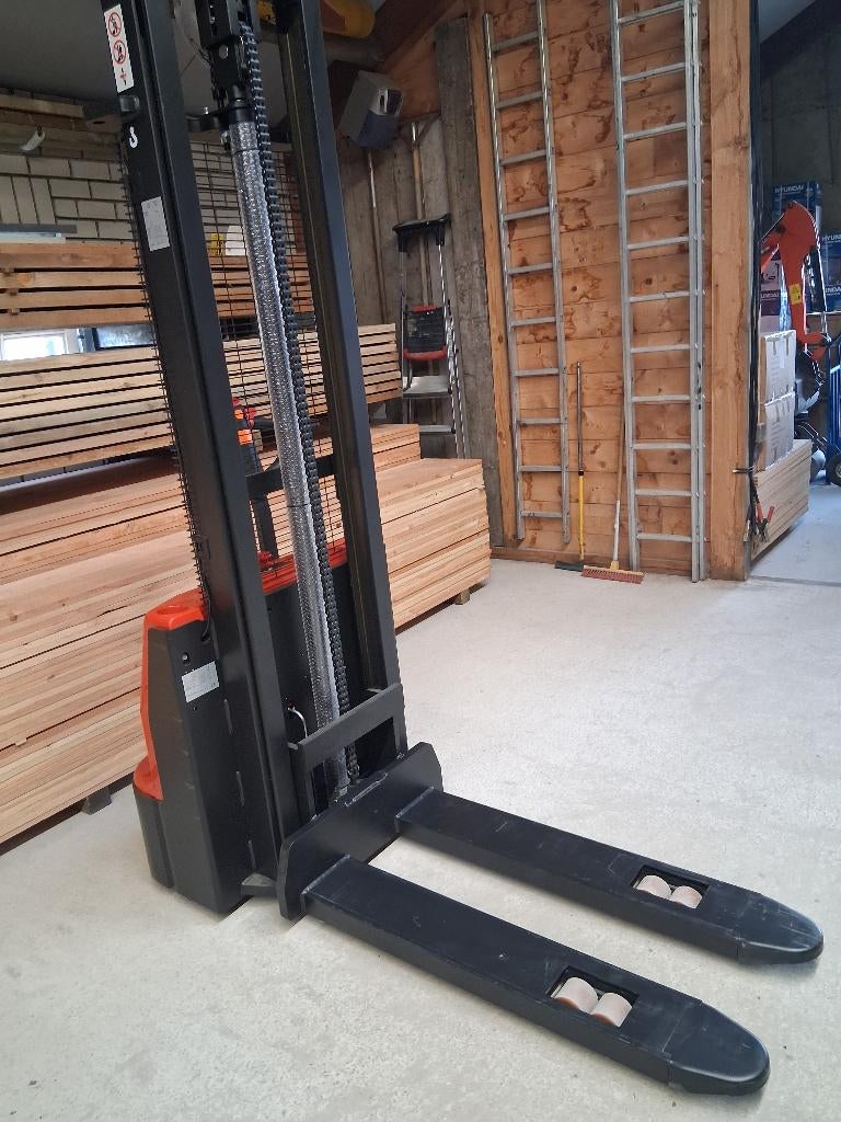 Stapelaar geheel elektrisch, 1000 tot 2000 kg, Ophalen, Elektrisch, Stapelaar