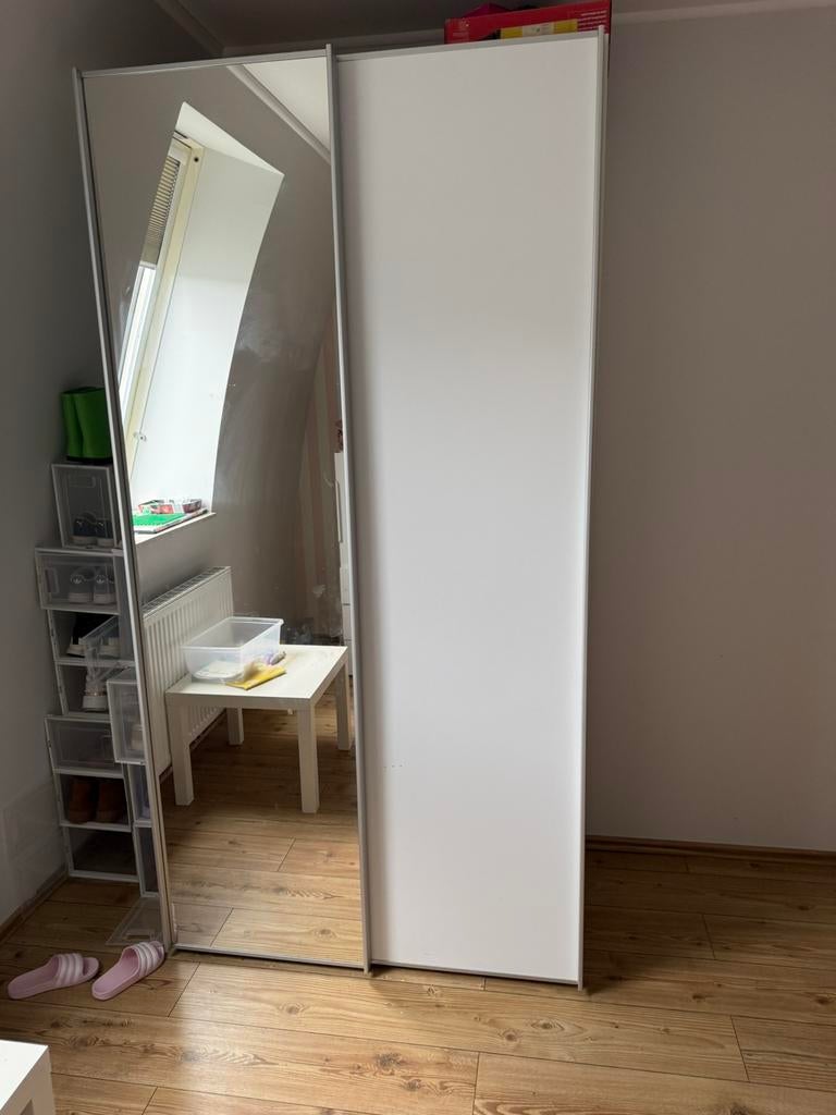 Armoire avec miroir et portes coulissantes – très bon état, Avec porte(s), 100 à 150 cm, Enlèvement, Utilisé