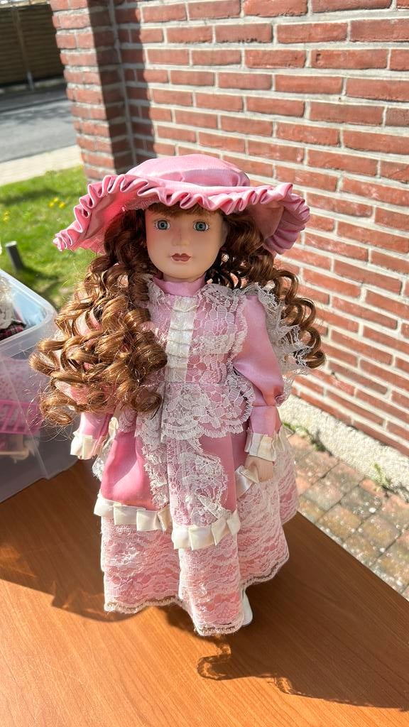 Porseleinen pop, Antiek en Kunst, Antiek | Porselein, Ophalen of Verzenden