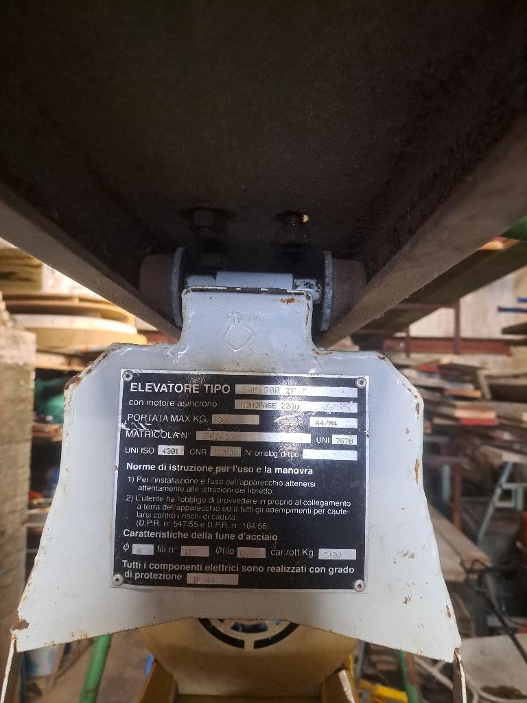 Elektrische hijslier, Ophalen, Gebruikt, Elektrisch