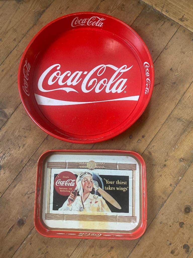 2 Vintage dienbladen / plateau Coca Cola reclame, Ophalen of Verzenden, Gebruikt, Reclamebord