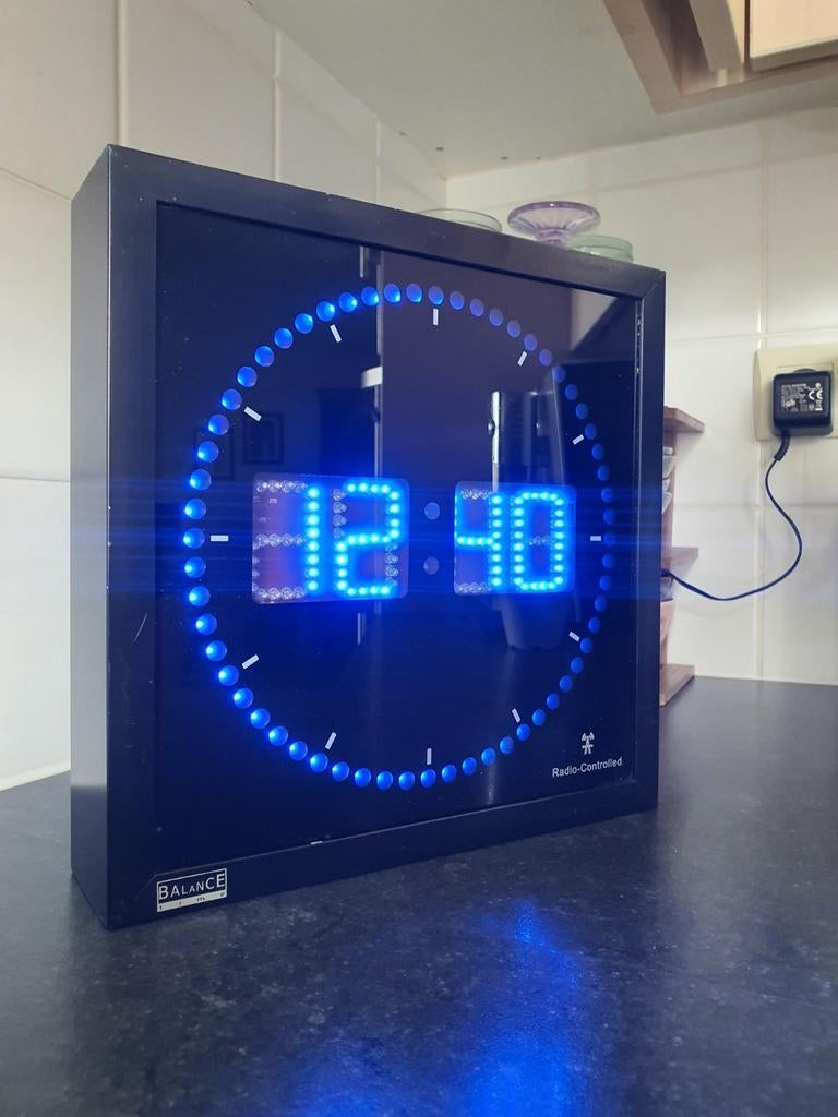 Design led klok, Huis en Inrichting, Woonaccessoires | Klokken, Ophalen