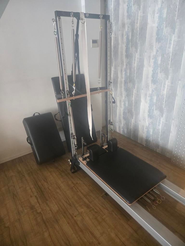 Pilates reformer met toren gebruikt studio kwaliteit, Ophalen