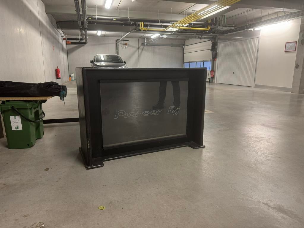 Pioneer Dj booth, Ophalen