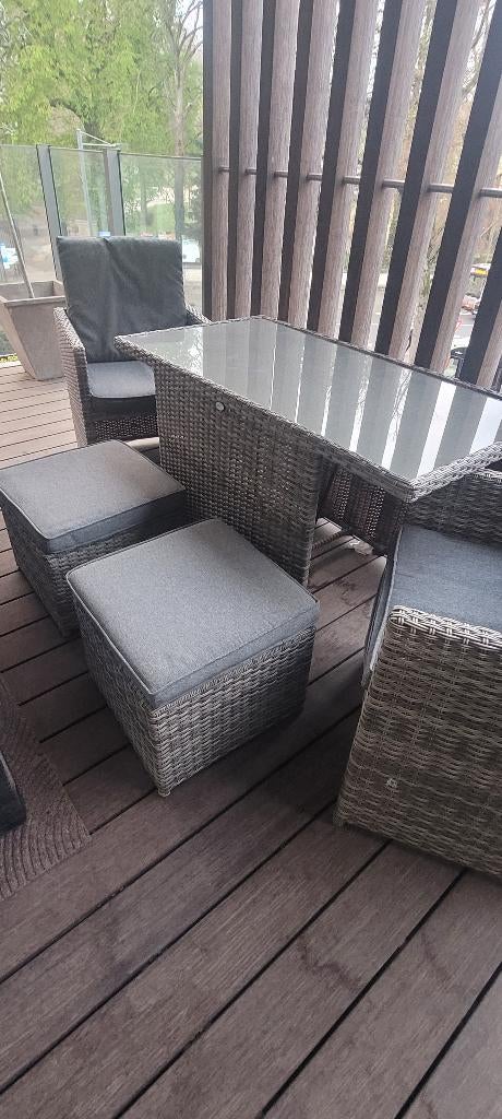 Ensemble d'extérieur., Enlèvement