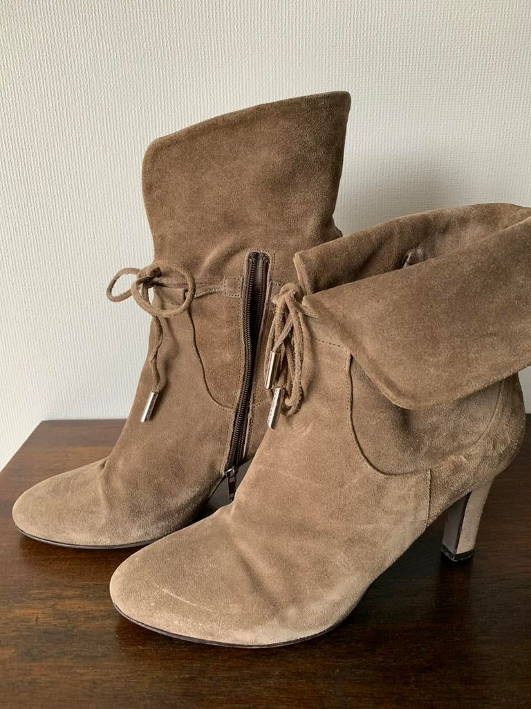 Enkellaarsjes Caroline Biss 40 beige nubuck kwaliteitsleer, Kleding | Dames, Schoenen, Beige, Lage of Enkellaarzen, Ophalen of Verzenden