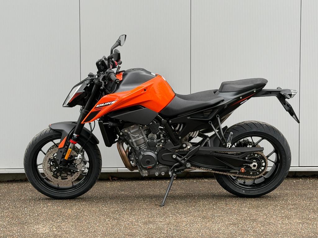 KTM Duke 790 / Techpack / Nieuw / BTW-motor / 4jaar Garantie, Motoren, 2 cilinders, Motorrijbewijs A, Bedrijf, Traction Control