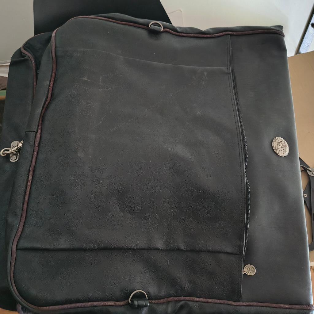 Kipling reistas voor kostuums kledinghoes, Kleding | Dames, Ophalen, Gebruikt, Kunststof, Volwassenen