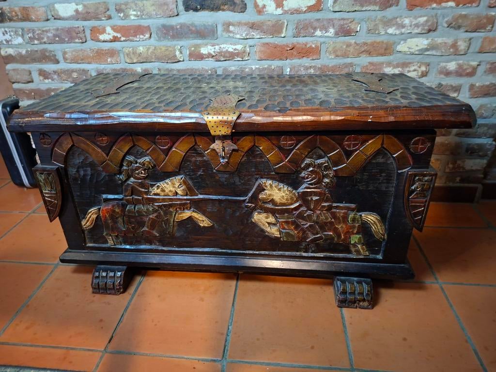 Grande boîte ancienne en bois massif pour joutes, Antiquités & Art, Enlèvement
