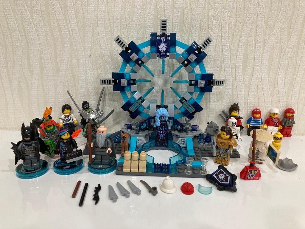 partij legopoppetjes met accessoires/lego minifigures, Kinderen en Baby's, Speelgoed | Duplo en Lego, Ophalen of Verzenden, Lego