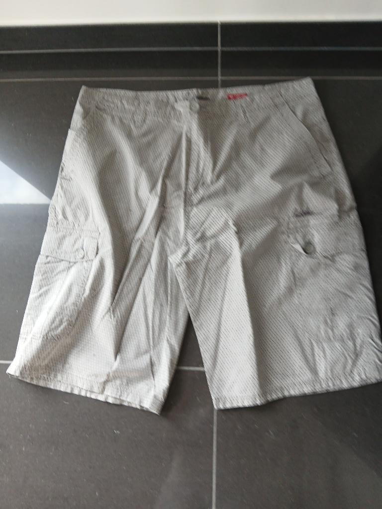 Joli short en argent vif pour homme, Gris, Enlèvement ou Envoi, Taille 56/58 (XL), Comme neuf