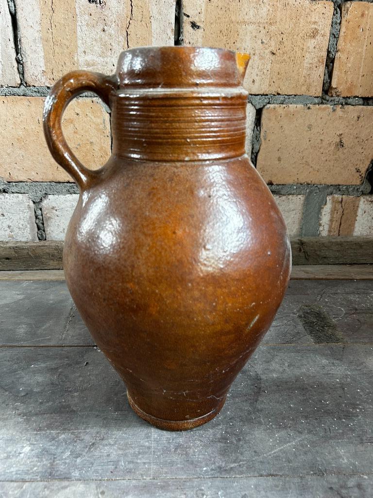 Antieke kruik met schenktuit – 19e eeuw (in restauratie), Ophalen