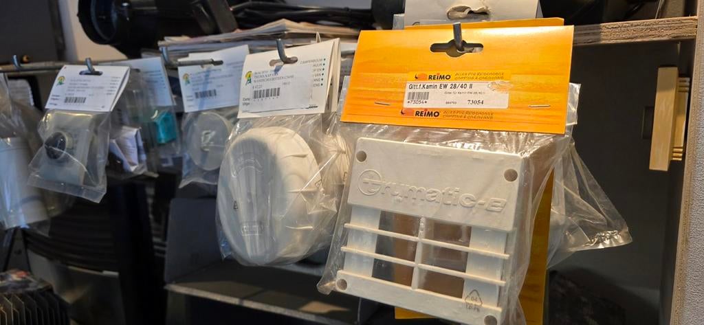 Diverse truma onderdelen, van alles wat.(Nieuw en gebruikt), Caravans en Kamperen, Mobilhome-accessoires, Ophalen