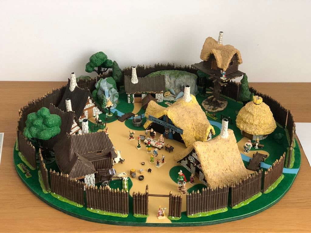 Village asterix pixi - boite de luxe signé Uderzo, Collections, Enlèvement ou Envoi, Tintin, Comme neuf