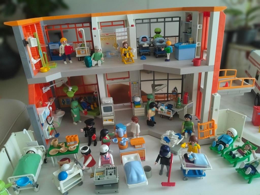 ziekenhuis kinderziekenhuis ambulance 32 figuren playmobil, Kinderen en Baby's, Speelgoed | Playmobil, Gebruikt, Complete set