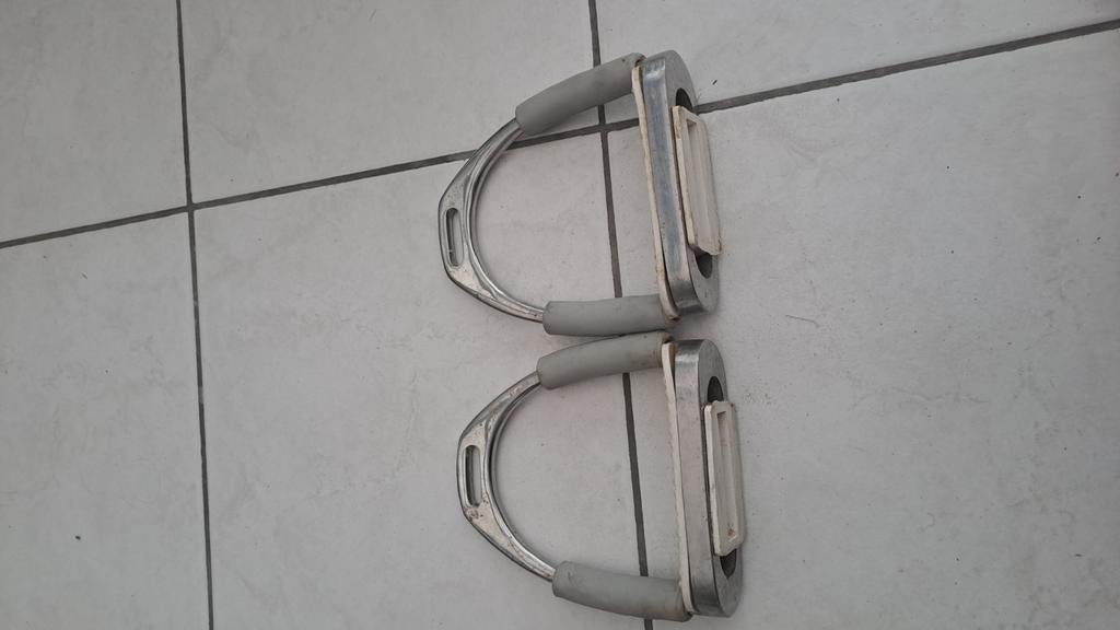 Veiligheidstijgbeugels, Dieren en Toebehoren, Ophalen of Verzenden, Zo goed als nieuw