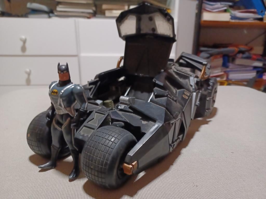 Voiture de Batman et sa figurine articulée., Enlèvement ou Envoi