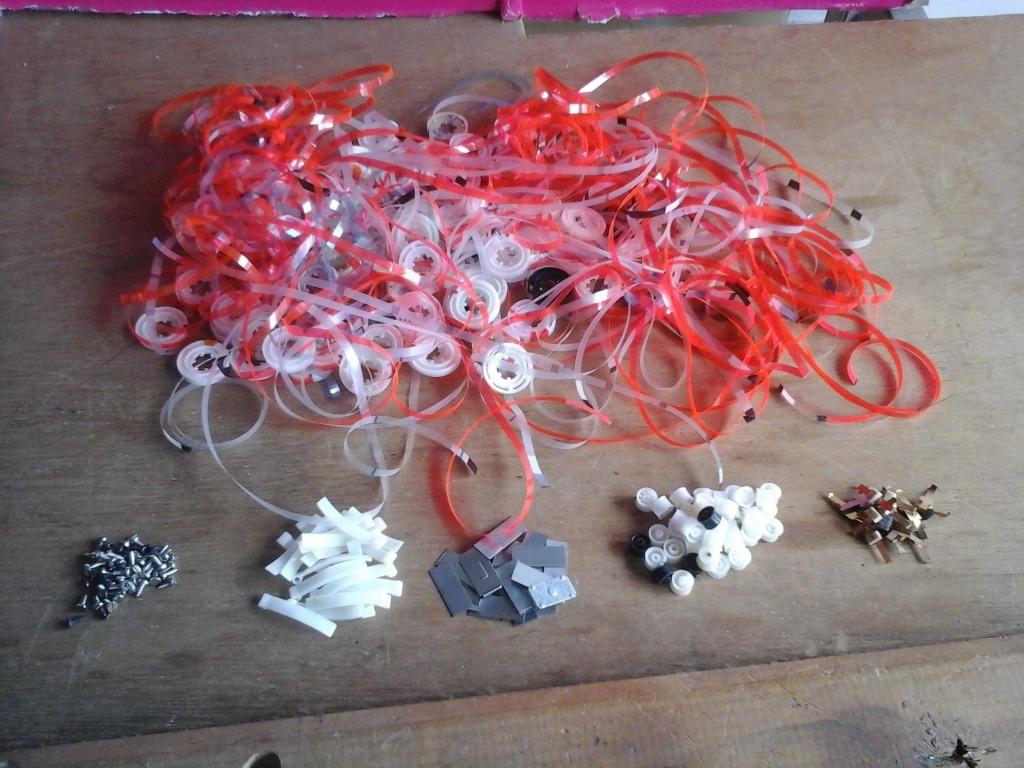 ONDERDELEN VOOR MUZIEK CASSETTES, Cd's en Dvd's, Cassettebandjes, Ophalen of Verzenden, Zo goed als nieuw, Accessoires