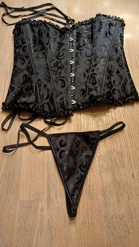 Zwarte bustier en string, Kleding | Dames, Ondergoed en Lingerie, Ophalen of Verzenden, Zwart, Setje