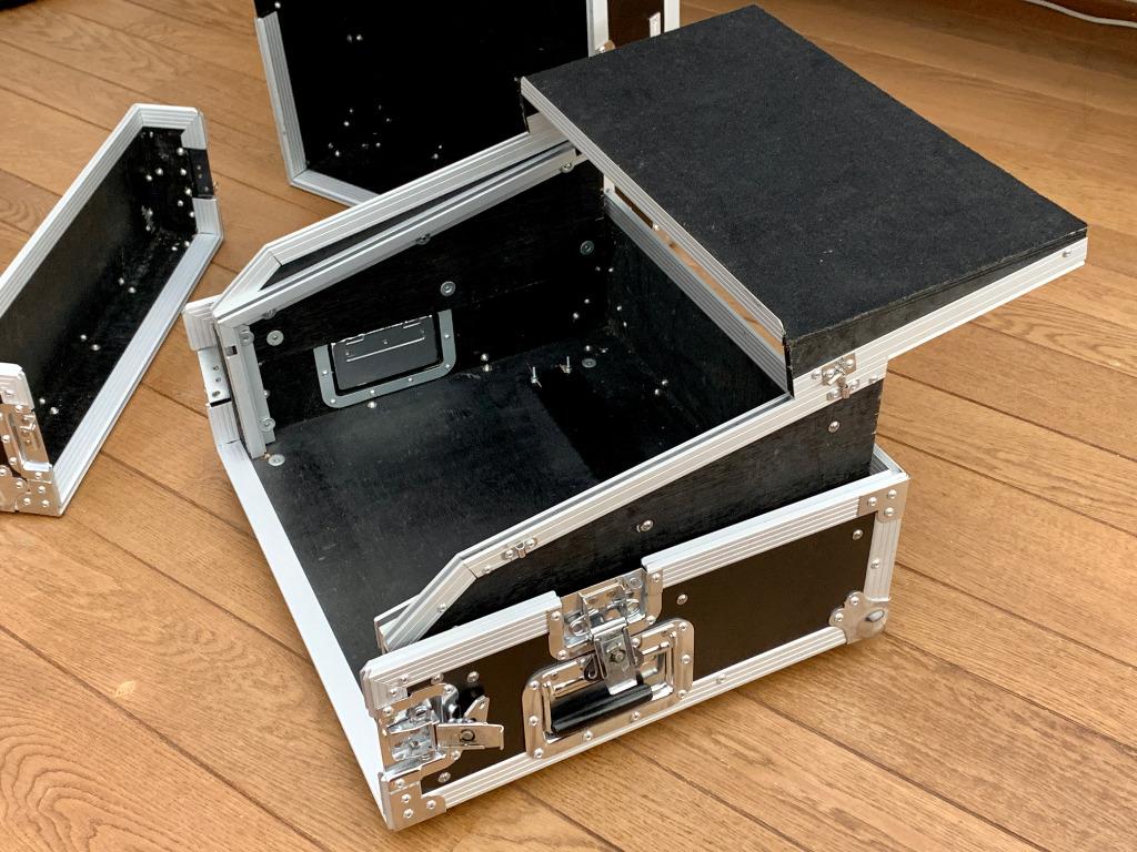 Flightcase 4u hoog 10u diep + laptopstand, Muziek en Instrumenten, Ophalen, Zo goed als nieuw, Overige instrumenten, Flightcase
