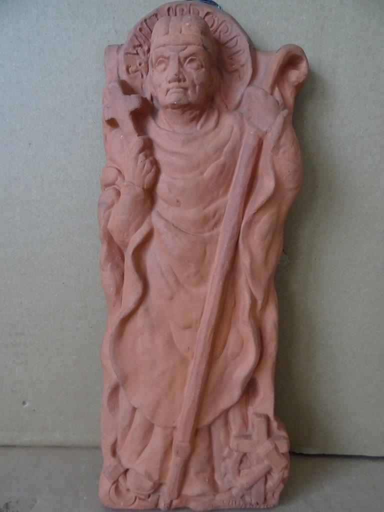 Plaque Wim Harzing S. Willibrordus en terre cuite 30 cm 1938, Antiquités & Art, Antiquités | Objets religieux, Enlèvement ou Envoi