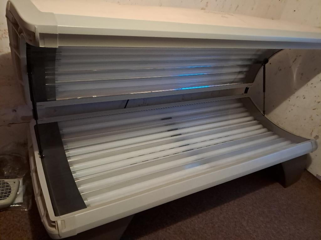 Zonnebank jade hapro, Electroménager, Solarium, Banc solaire & Bronzage facial, Enlèvement, Utilisé, Banc solaire double, 15 lampes ou plus