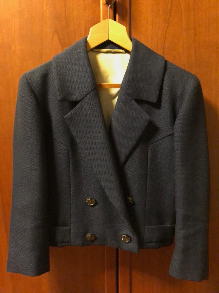 Costume en laine inspiré par Sabena, hôtesse de l'air des an, Enlèvement ou Envoi, Comme neuf