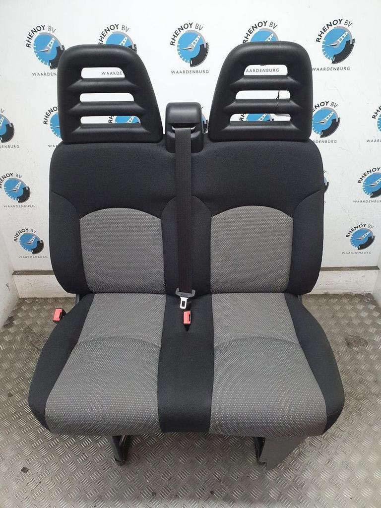 IVECO DAILY STOEL VOOR 2014, Autos : Pièces & Accessoires, Habitacle & Garnissage, Utilisé, ARN reconnu, Stiba membre, Reconnu durable