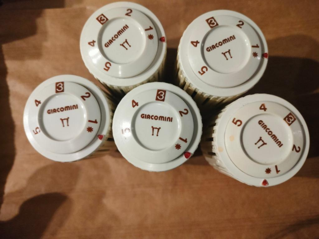 5 x bouton de thermostat Giacomini R470H, Bricolage & Construction, Chauffage & Radiateurs, Enlèvement ou Envoi, Utilisé, Thermostat