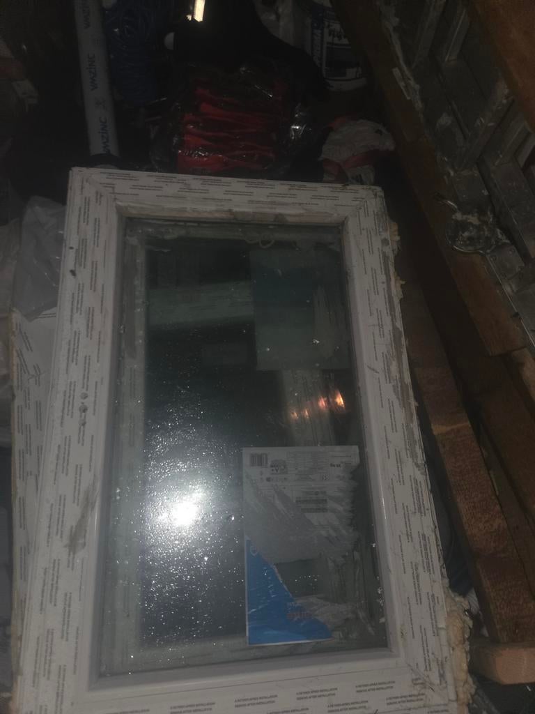 Te koop: 3x PVC draaikiepraam – dubbel glas – 95  60 cm –, Doe-het-zelf en Bouw, Raamkozijnen en Schuifdeuren, Ophalen of Verzenden