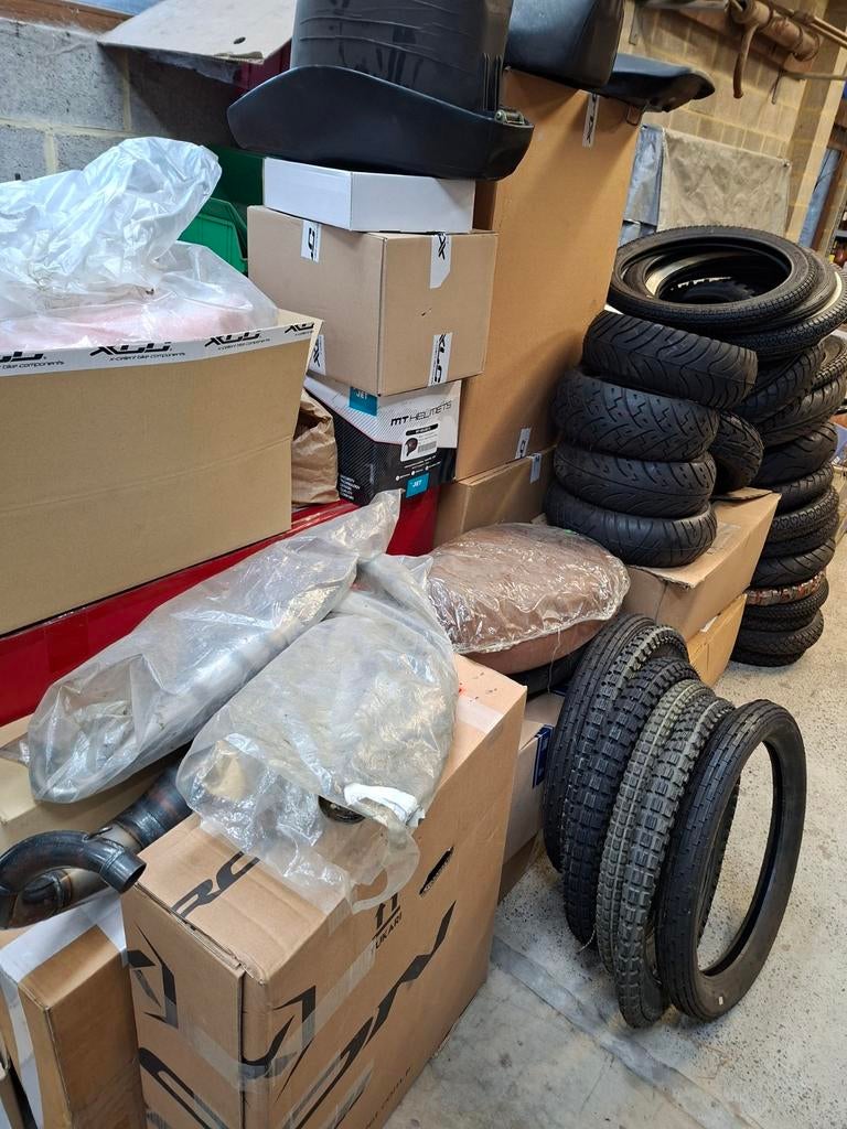 Gros lot de pièces neuves scooter Peugeot, keeway,, Vélos & Vélomoteurs, Enlèvement