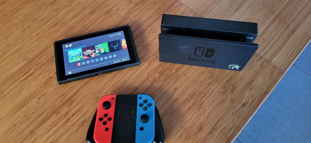Nintendo Switch, Ophalen of Verzenden, Gebruikt, Met 2 controllers, Switch Original