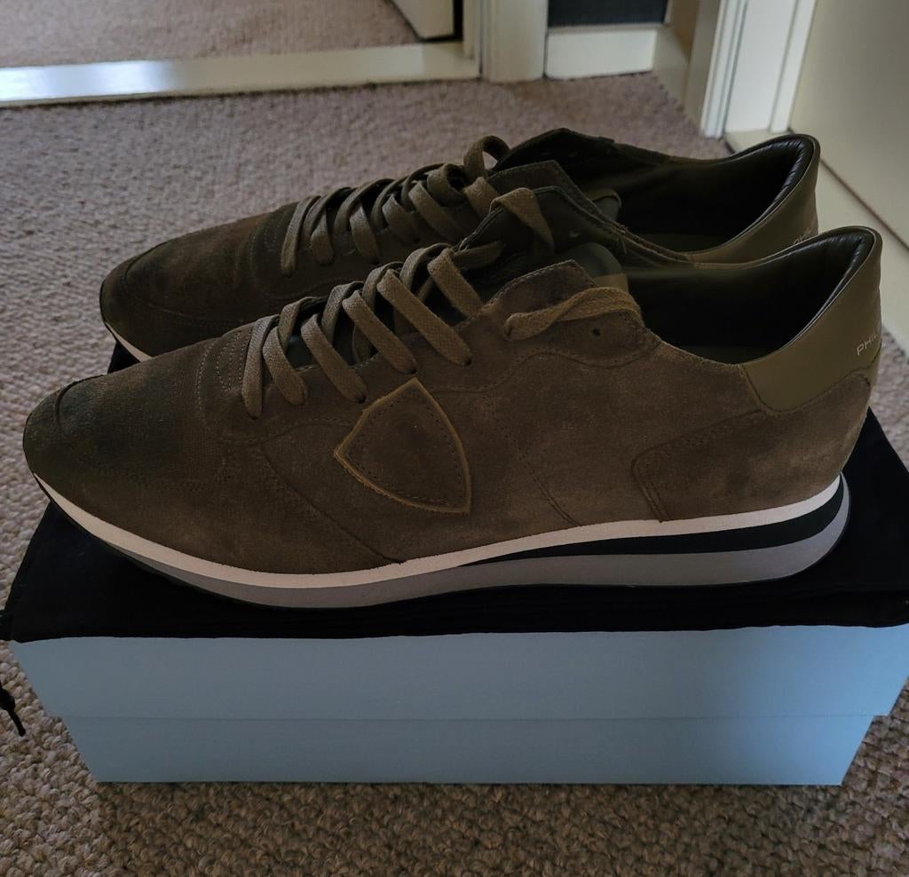 Mooie kaki sneakers merk Philippe Model, 46, Kleding | Heren, Schoenen, Zo goed als nieuw, Sneakers, Ophalen of Verzenden