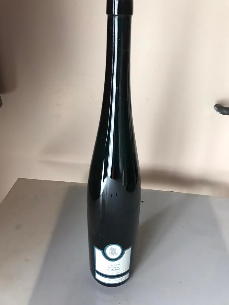 Grote wijnfles uit Wintrich, Ophalen, Gebruikt, Witte wijn