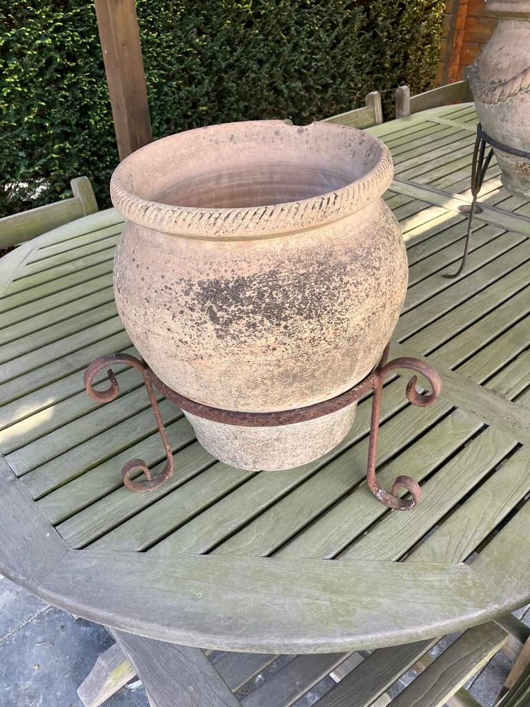 Joli pot de jardin sur pied en fer, Jardin & Terrasse, Rond, Pierre, Comme neuf, 30 à 60 cm