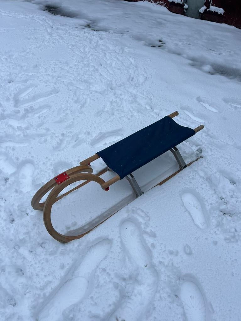 Houten slee van BMW, Ophalen, Zo goed als nieuw