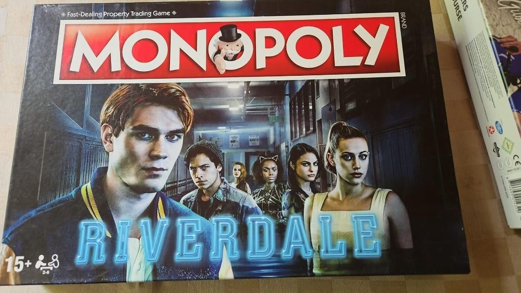 bordspel engelstalig Monopoly Riverdale Monopolie, Vijf spelers of meer, Ophalen of Verzenden, Nieuw, Monopoly