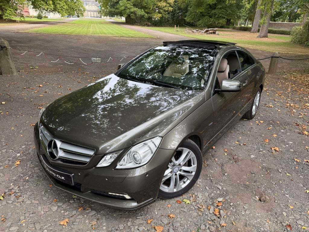 Mercedes E220 Coupe Full Xénon Pano Navi PDC 1st EIGENAAR, Auto's, Beige, 4 cilinders, Bruin, Verlengde garantie