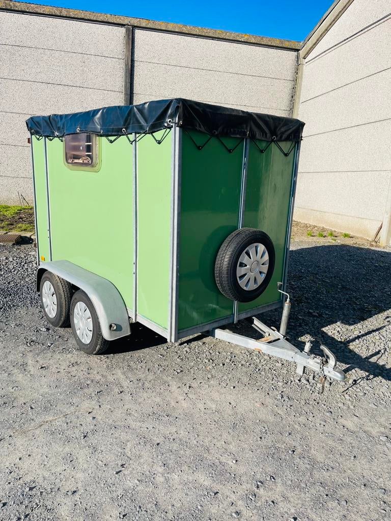 Remorque <750kg. 2 essieux. Pneus neufs. Avec étagères, Enlèvement