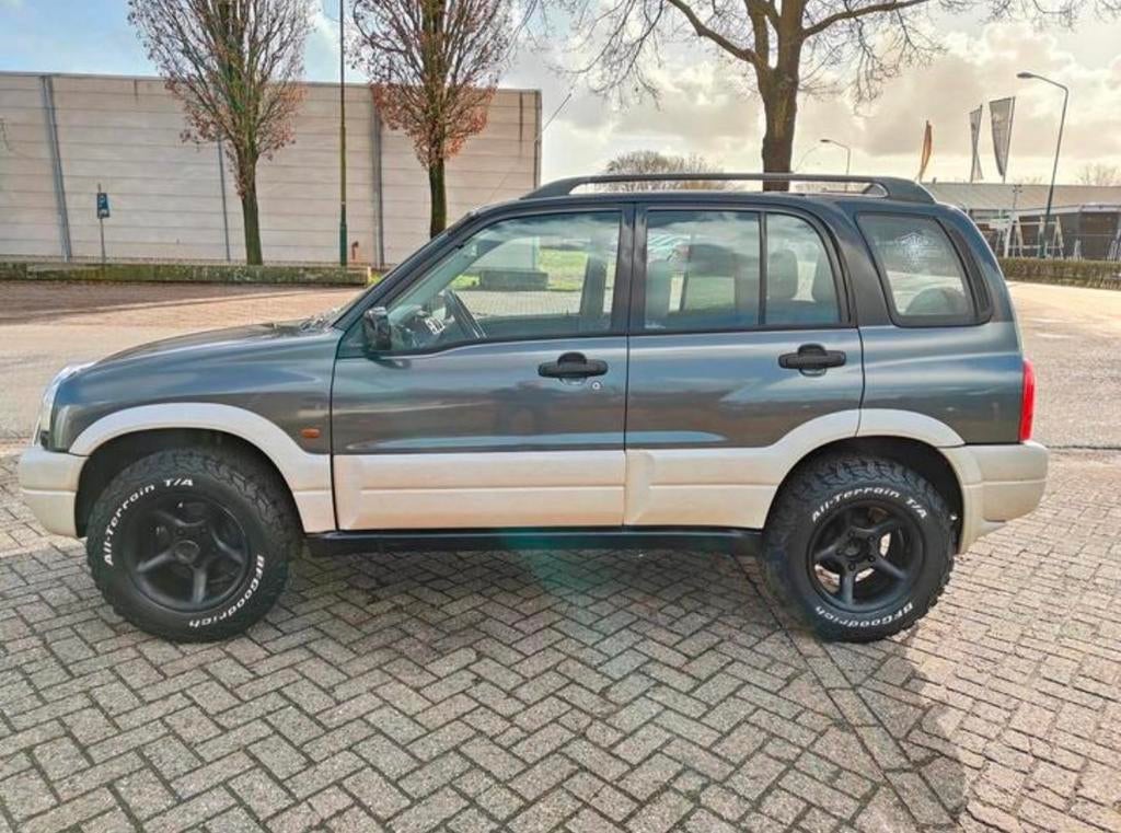 Suzuki Grand Vitara 2.0 5D 2002 Zwart, 1330 kg, Achat, 5 portes, Essence