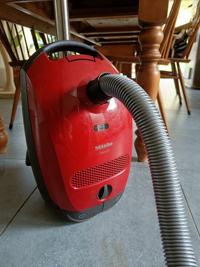 Aspirateur Miele entièrement rénové, Enlèvement, Aspirateur