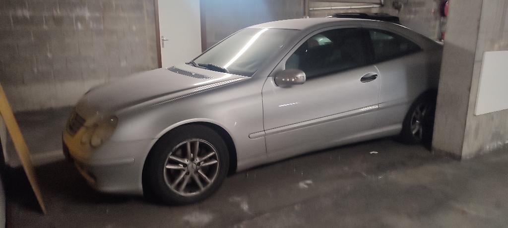 Merdeces c220 diesel, Autos, Achat, Boîte manuelle, Autres couleurs, Noir