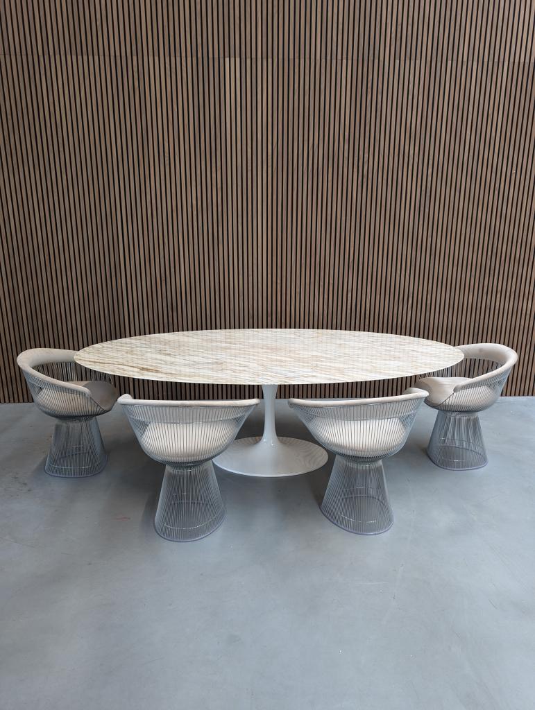 Knoll Saarinen eettafel - Calacatta marmer - 244cm