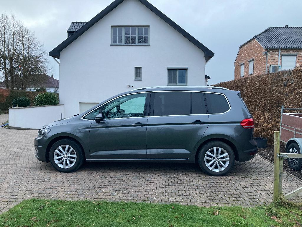 Volkswagen Touran 1.6 TDI DSG - 7 zit - Trekhaak - Carplay, Autos, Volkswagen, Cuir, Argent ou Gris, Achat, Euro 6