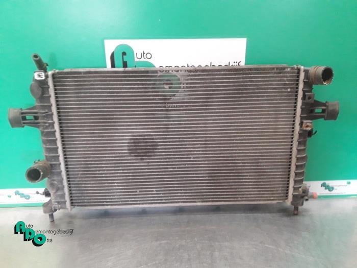 Radiateur van een Opel Astra (Astra H 04-), Gebruikt, -, -, Opel
